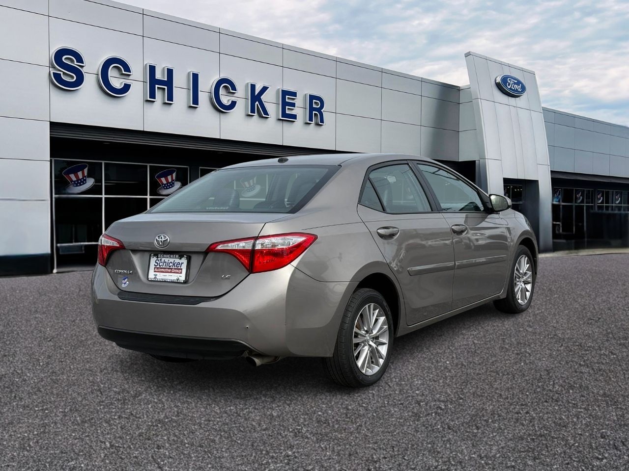 Toyota Corolla Vehicle Full-screen Gallery Image 02