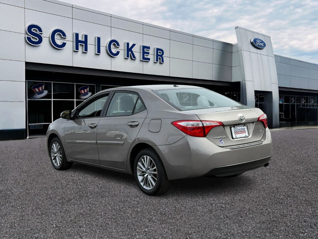 Toyota Corolla Vehicle Full-screen Gallery Image 03