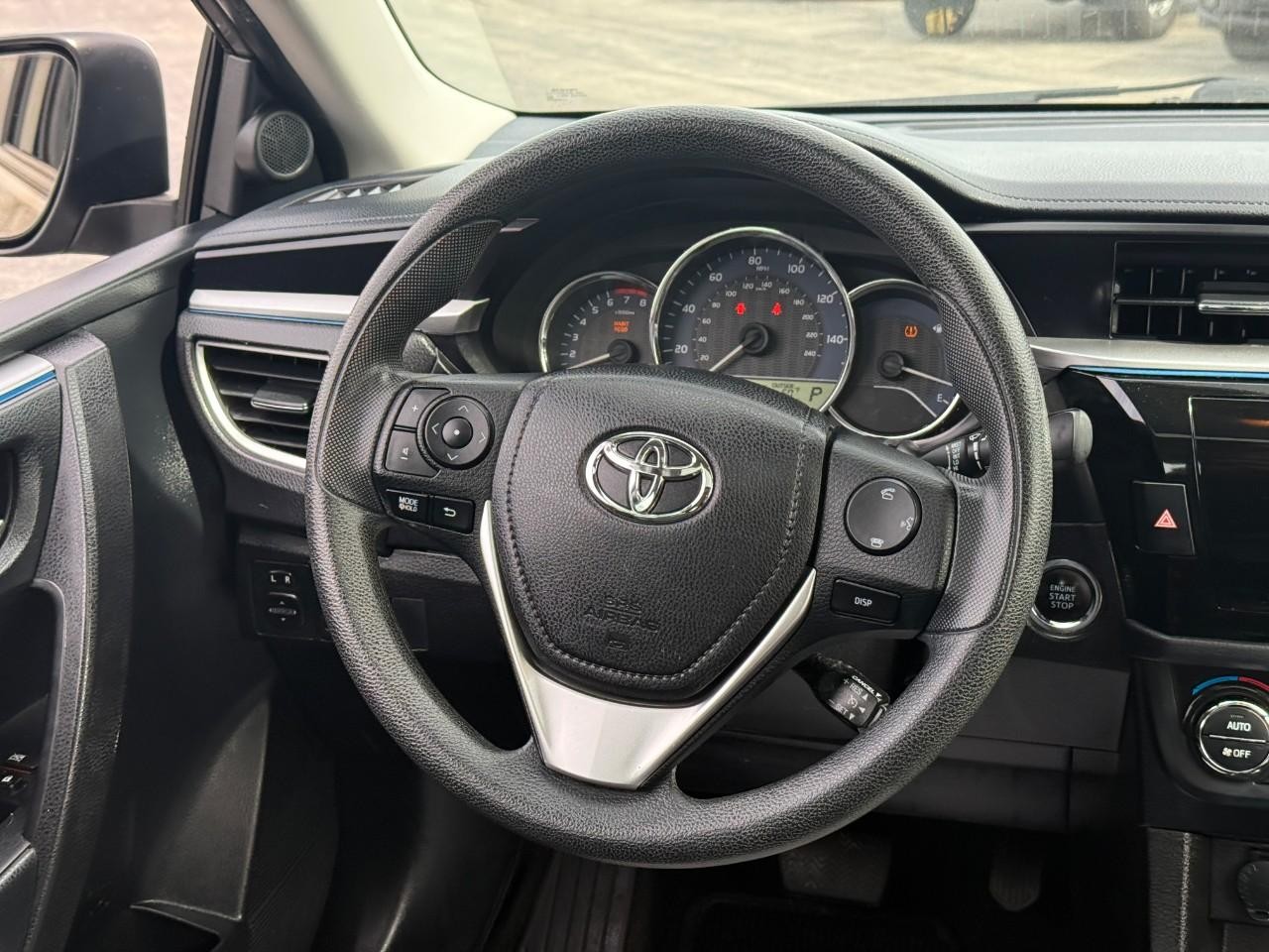 Toyota Corolla Vehicle Full-screen Gallery Image 10