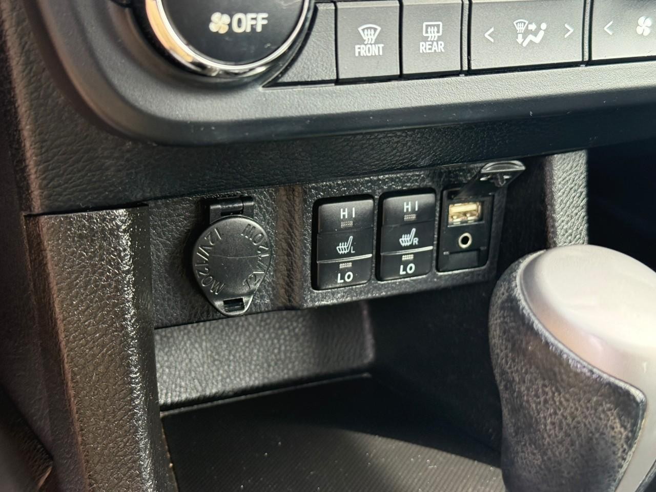 Toyota Corolla Vehicle Full-screen Gallery Image 18