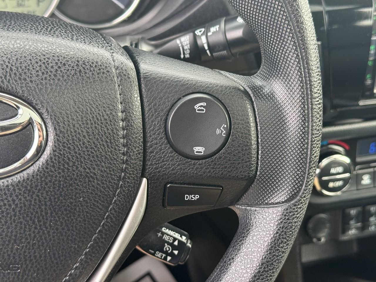 Toyota Corolla Vehicle Full-screen Gallery Image 20