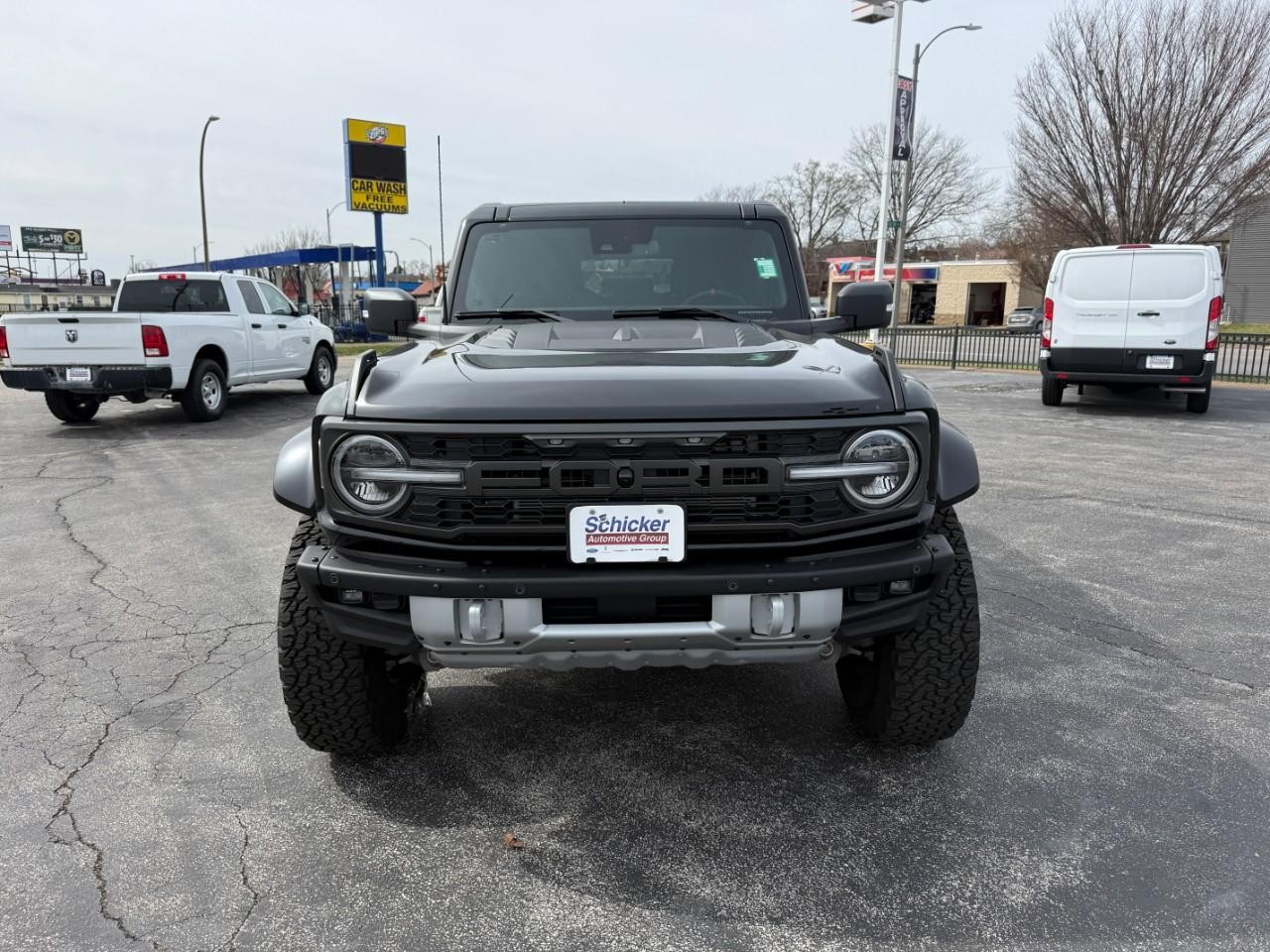 Ford Bronco Vehicle Full-screen Gallery Image 10