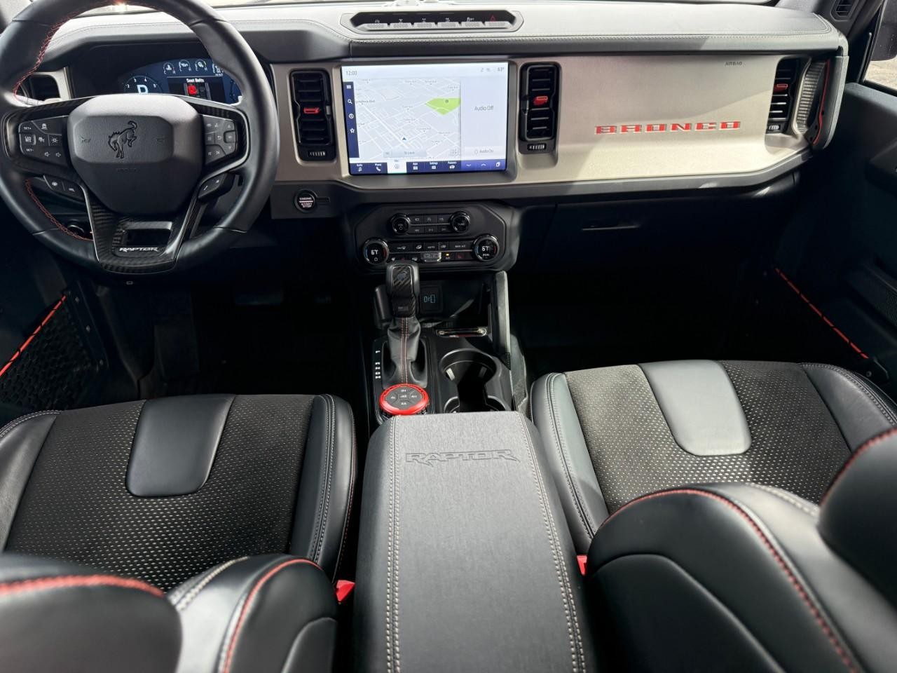 Ford Bronco Vehicle Full-screen Gallery Image 12