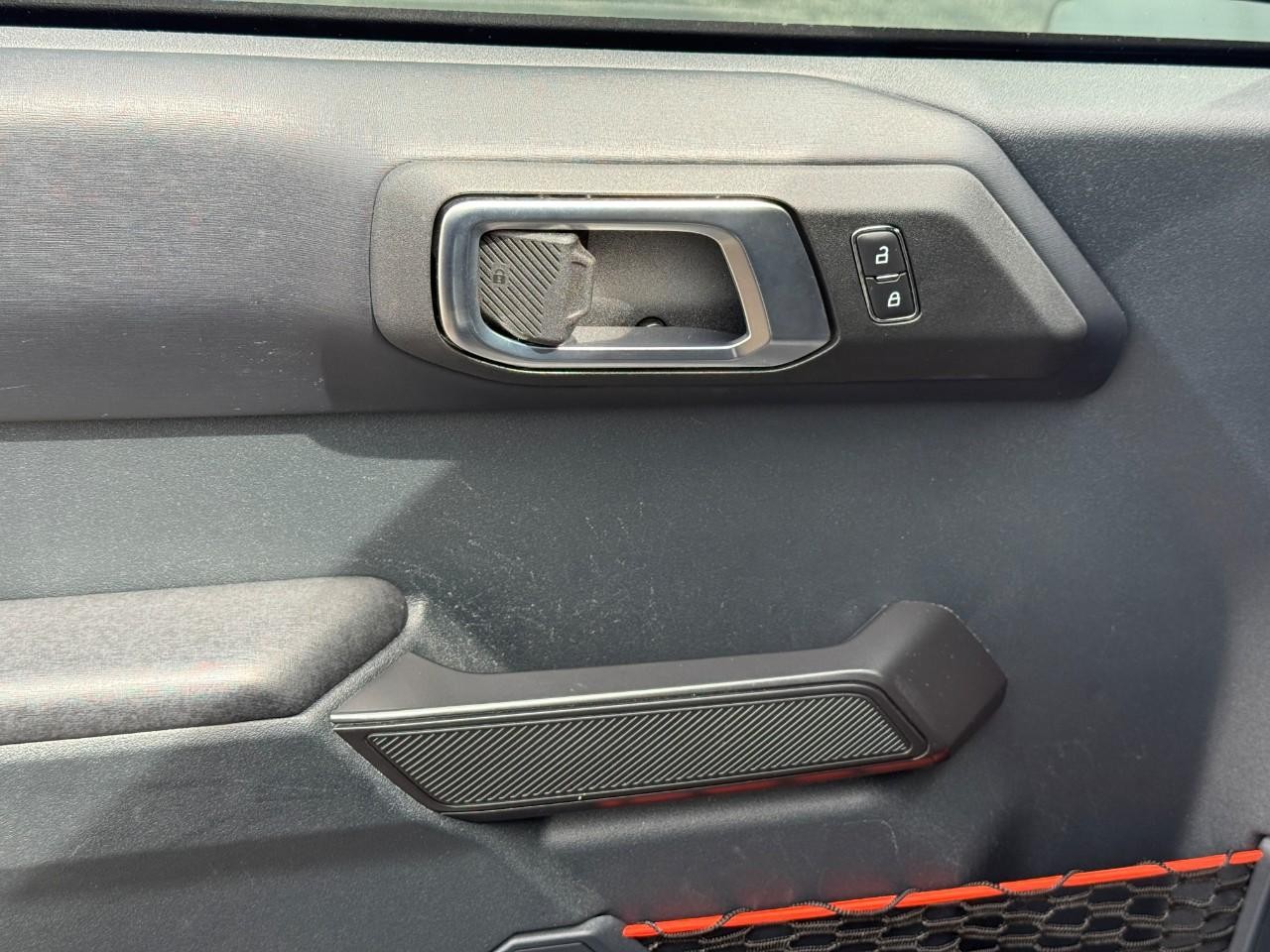 Ford Bronco Vehicle Full-screen Gallery Image 16