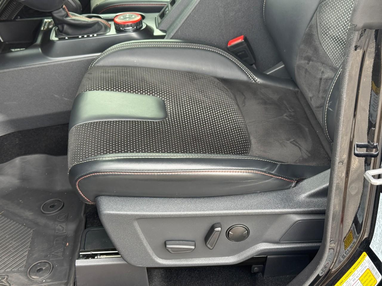 Ford Bronco Vehicle Full-screen Gallery Image 17