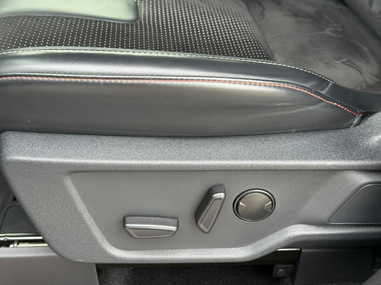 Ford Bronco Vehicle Full-screen Gallery Image 18