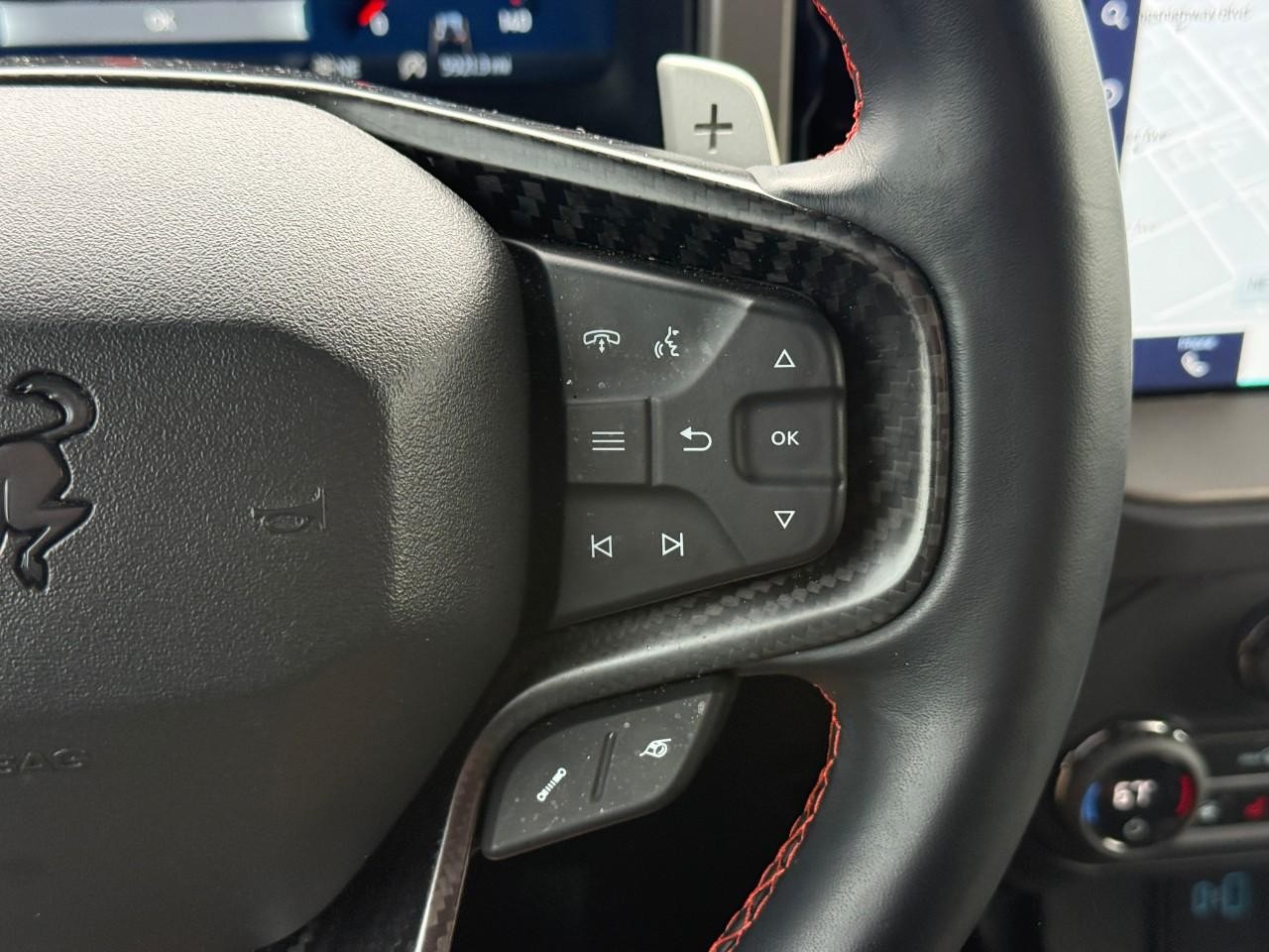 Ford Bronco Vehicle Full-screen Gallery Image 20