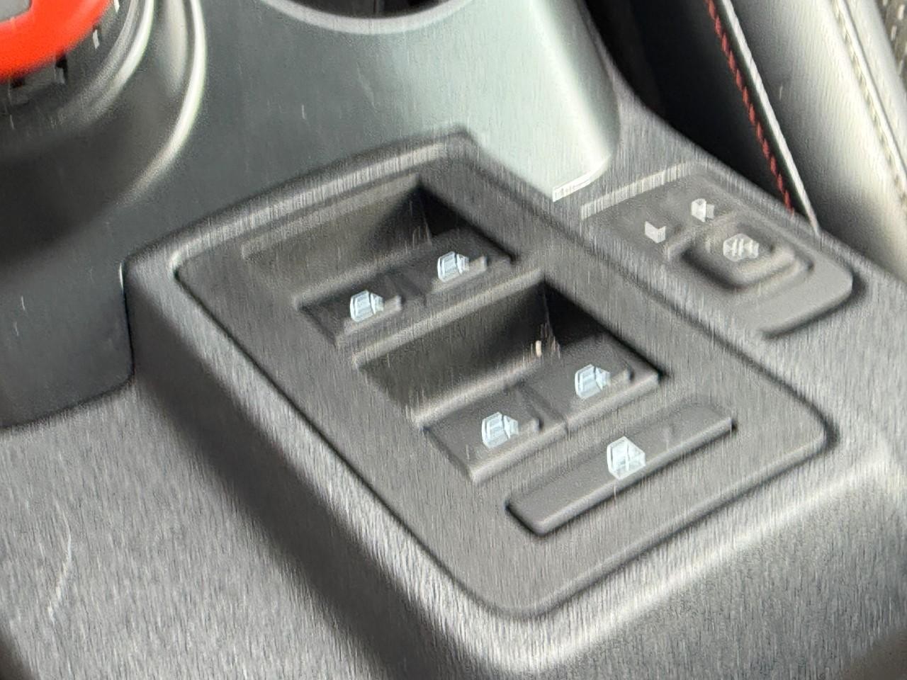 Ford Bronco Vehicle Full-screen Gallery Image 22