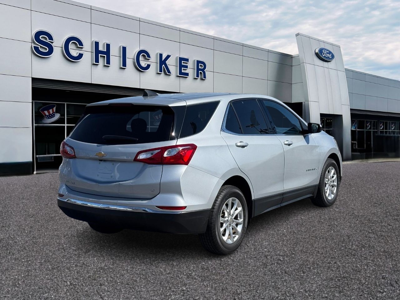 Chevrolet Equinox Vehicle Full-screen Gallery Image 02