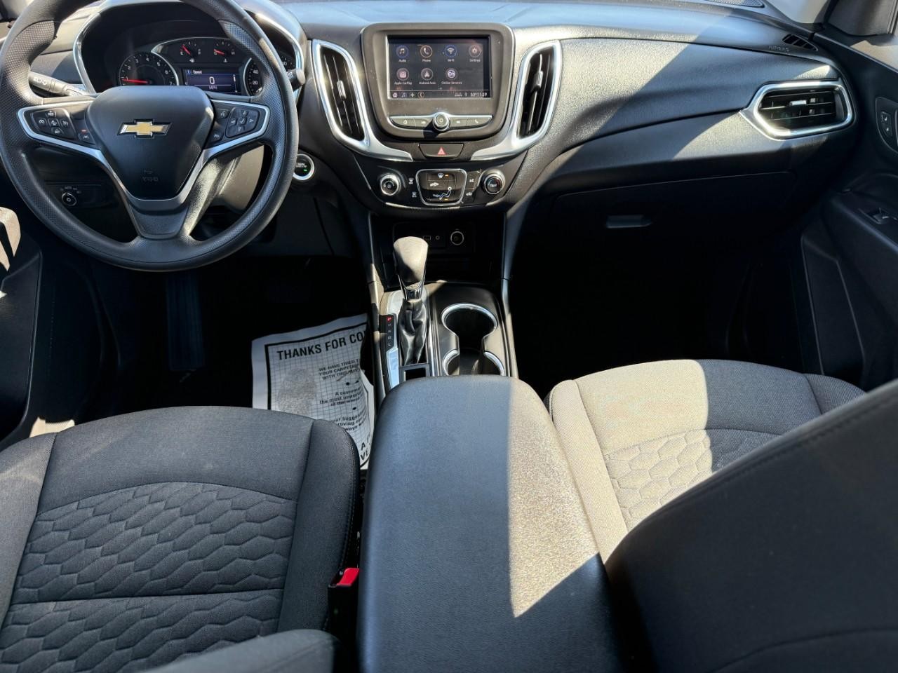 Chevrolet Equinox Vehicle Full-screen Gallery Image 12