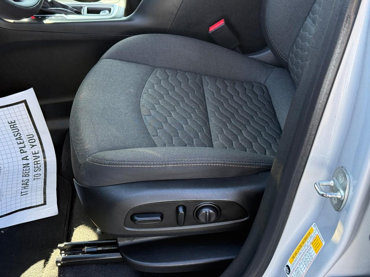 Chevrolet Equinox Vehicle Full-screen Gallery Image 17