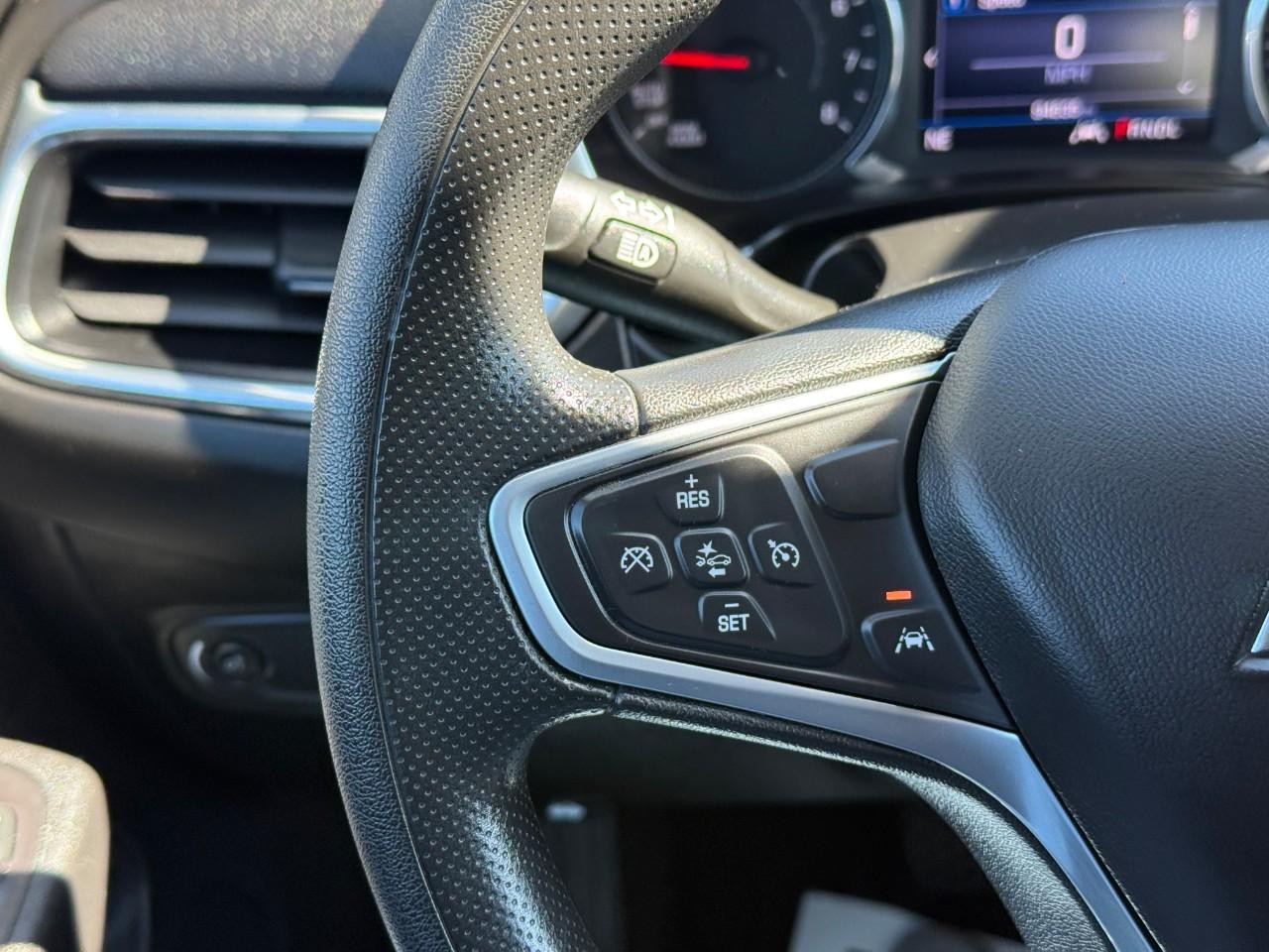 Chevrolet Equinox Vehicle Full-screen Gallery Image 19