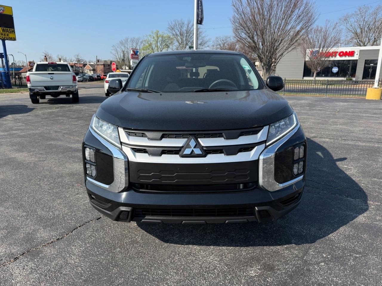 Mitsubishi Outlander Sport Vehicle Full-screen Gallery Image 06