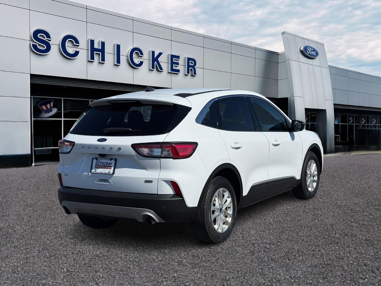 Ford Escape Vehicle Full-screen Gallery Image 02