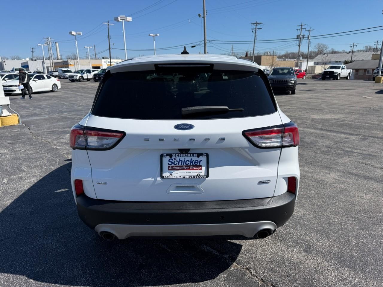 Ford Escape Vehicle Full-screen Gallery Image 08