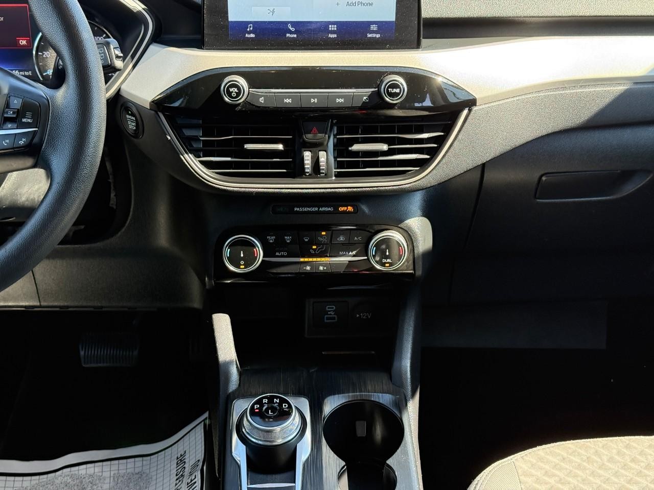 Ford Escape Vehicle Full-screen Gallery Image 14