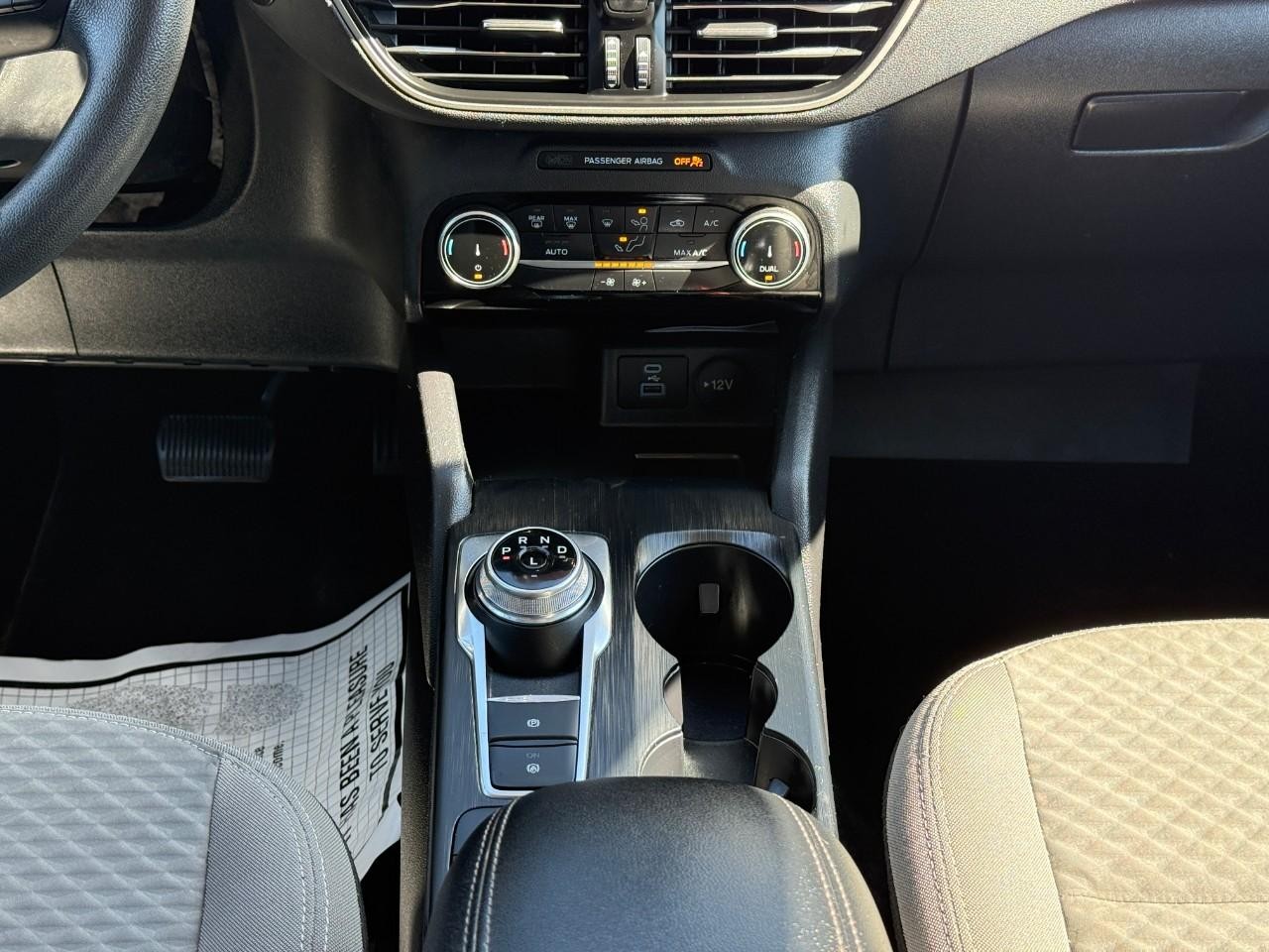 Ford Escape Vehicle Full-screen Gallery Image 15