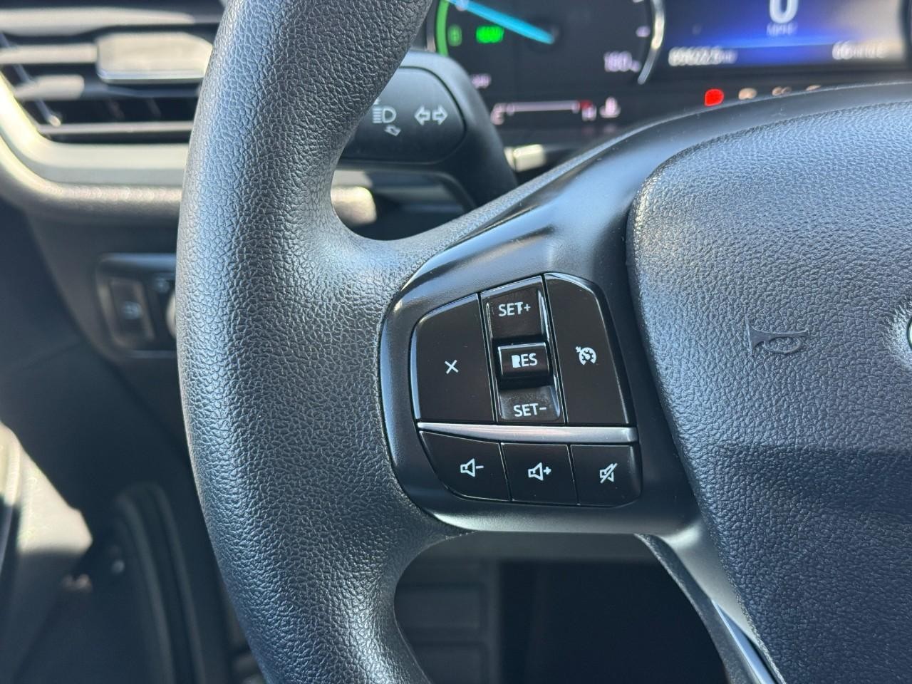 Ford Escape Vehicle Full-screen Gallery Image 19