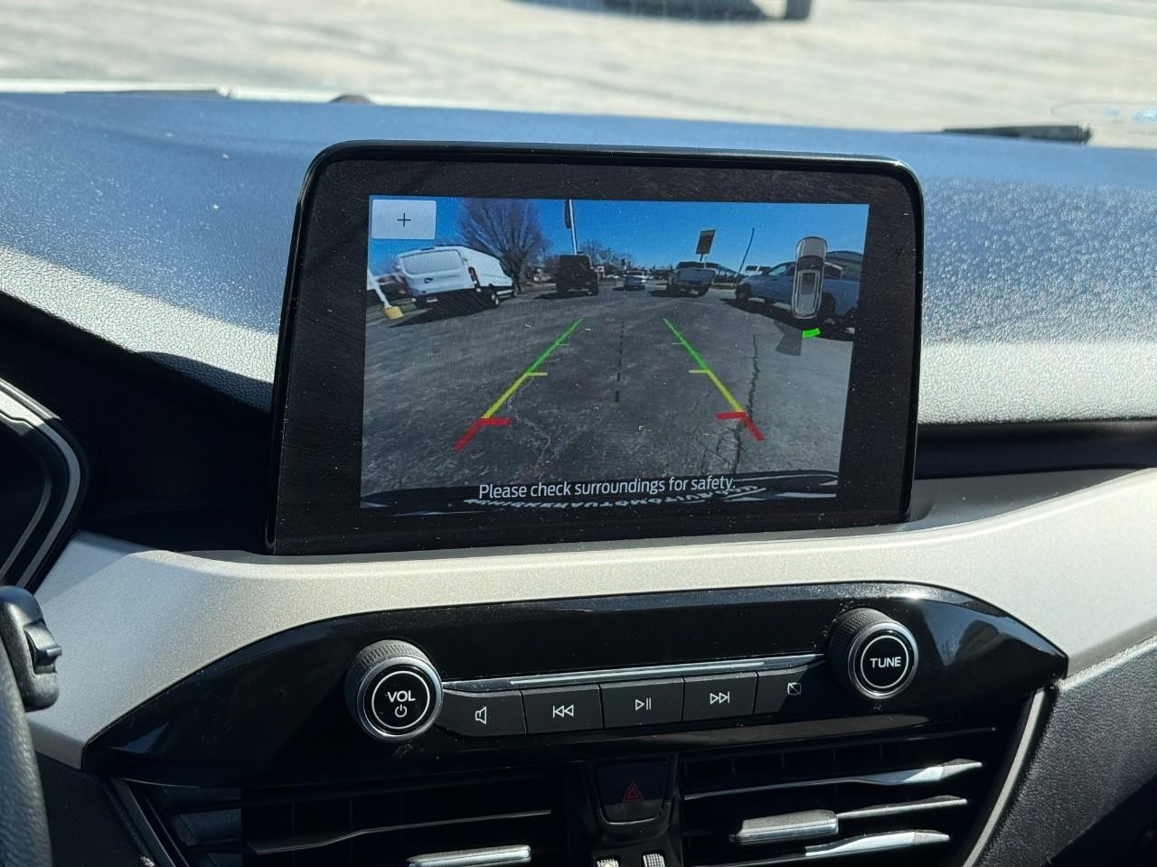 Ford Escape Vehicle Full-screen Gallery Image 23