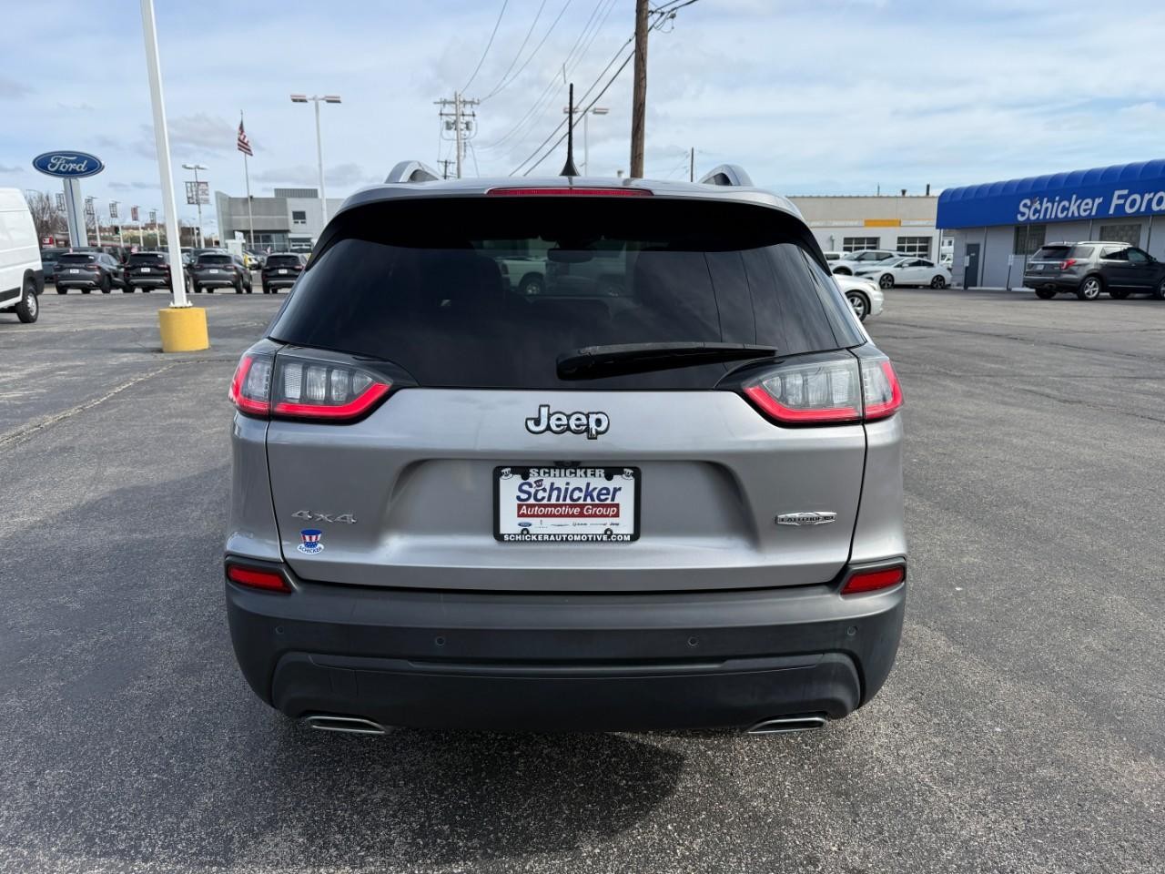 Jeep Cherokee Vehicle Full-screen Gallery Image 08