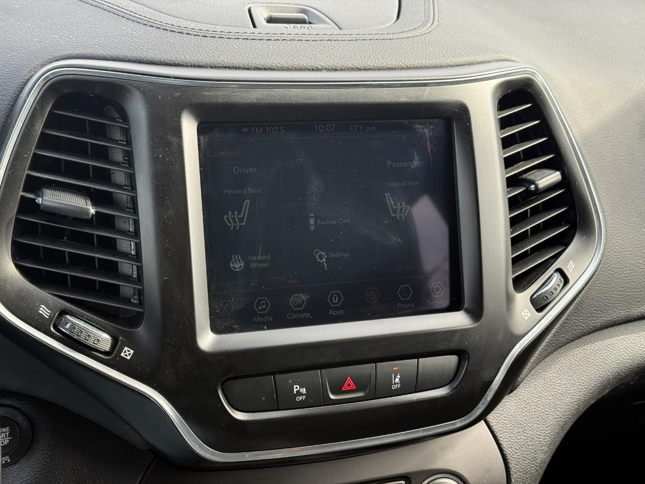 Jeep Cherokee Vehicle Full-screen Gallery Image 19