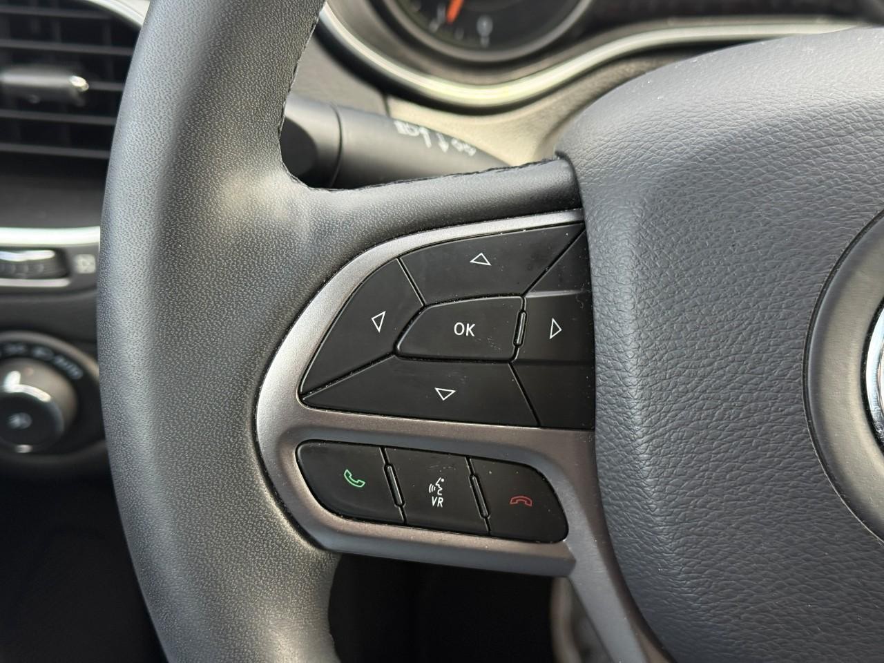 Jeep Cherokee Vehicle Full-screen Gallery Image 21