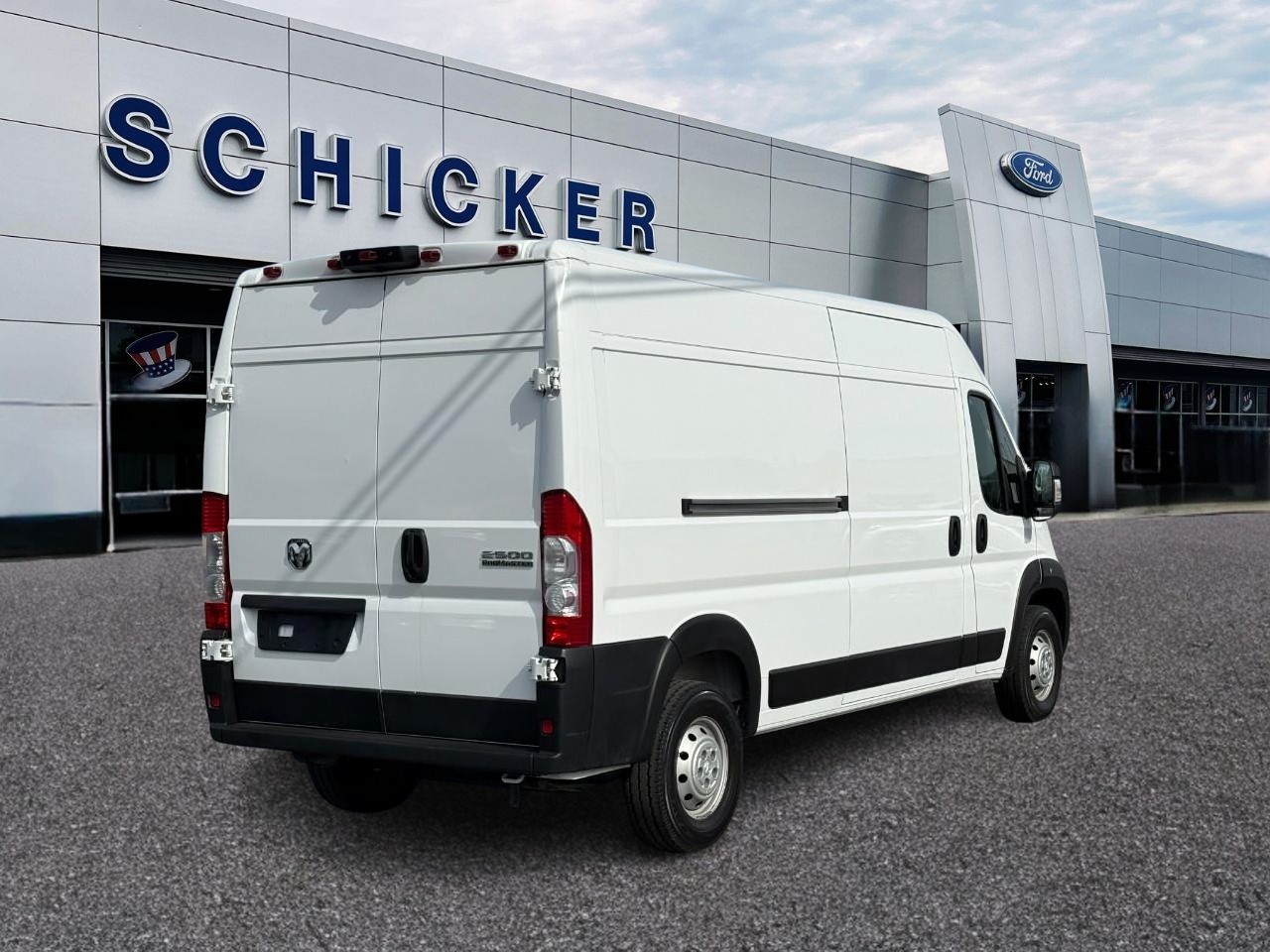 Ram ProMaster Cargo Van Vehicle Full-screen Gallery Image 02
