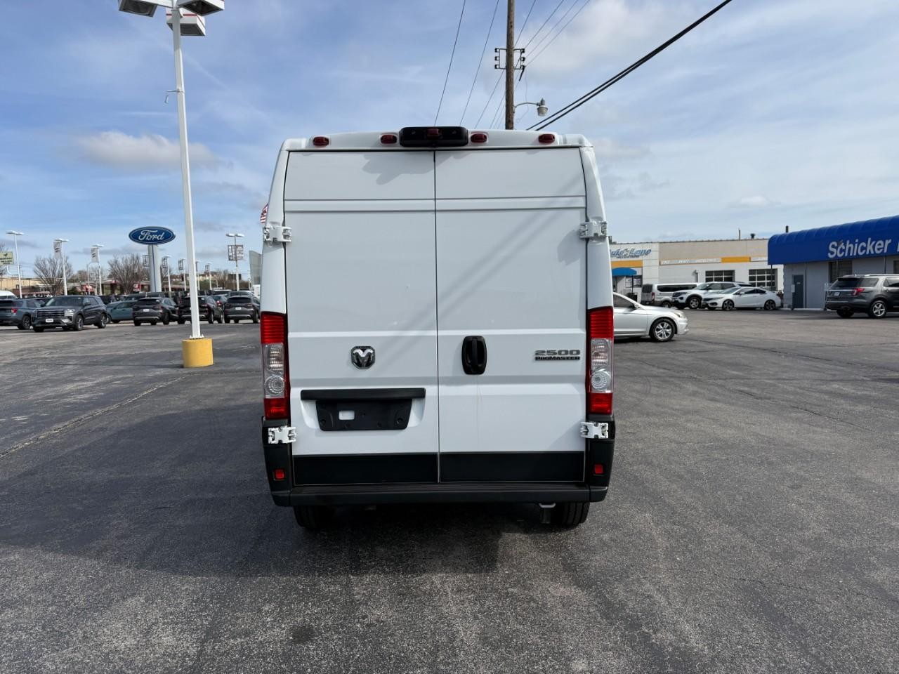 Ram ProMaster Cargo Van Vehicle Full-screen Gallery Image 08