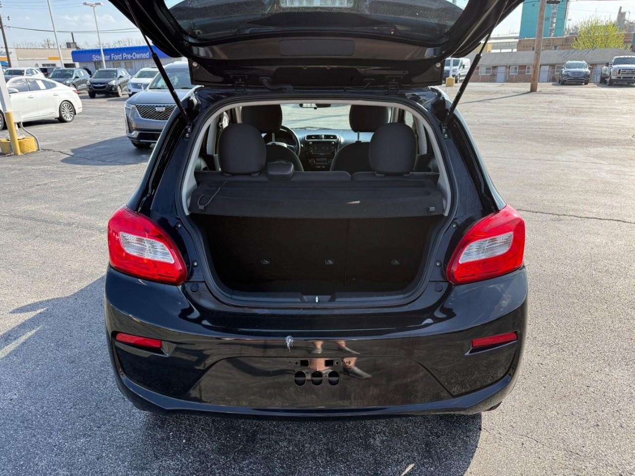 Mitsubishi Mirage Vehicle Full-screen Gallery Image 07