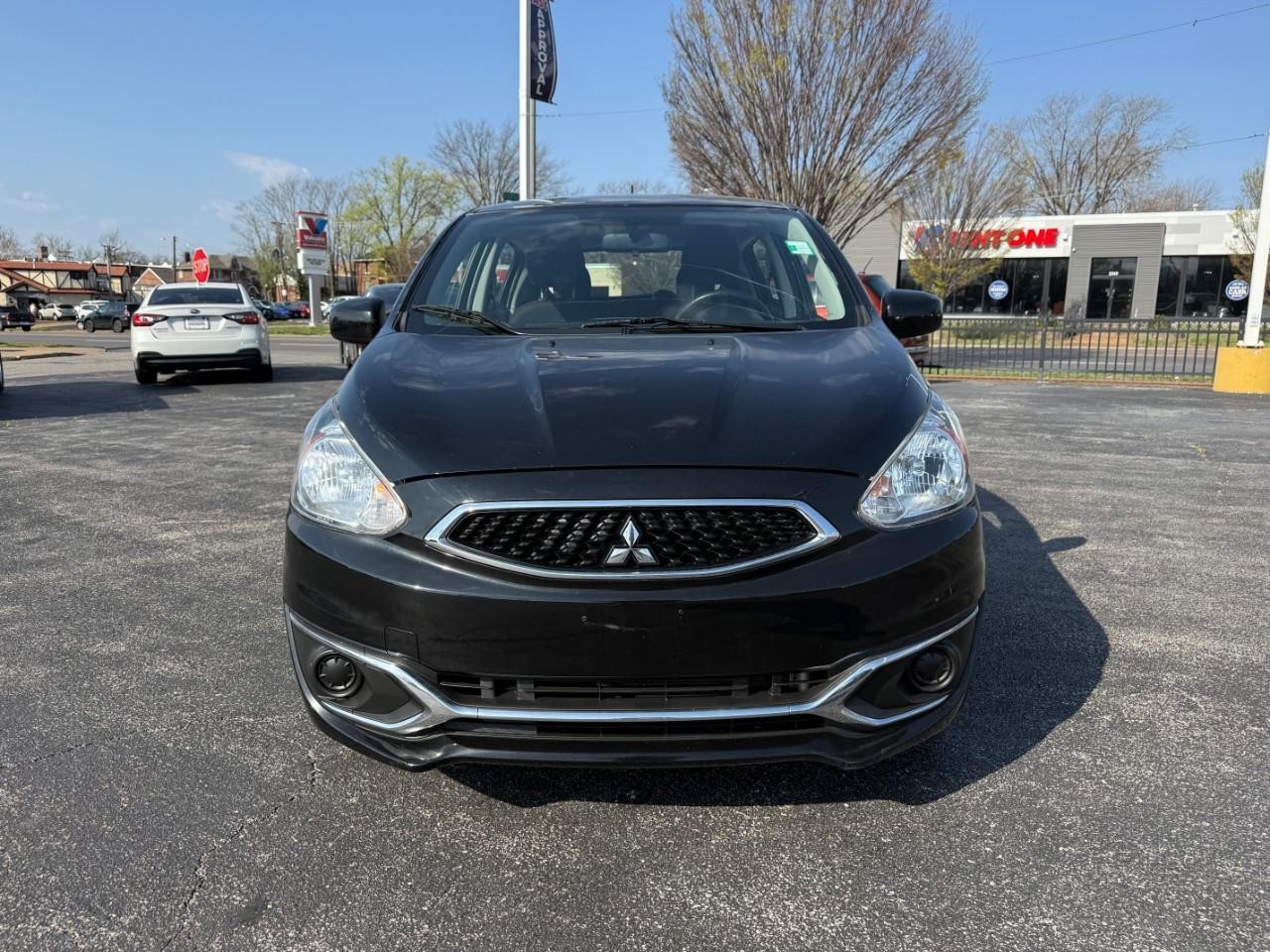 Mitsubishi Mirage Vehicle Full-screen Gallery Image 09