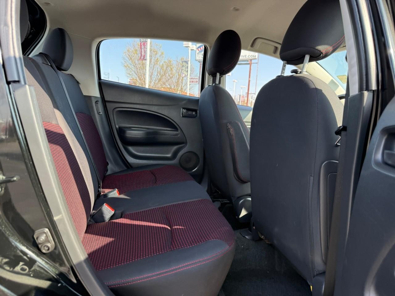 Mitsubishi Mirage Vehicle Full-screen Gallery Image 10