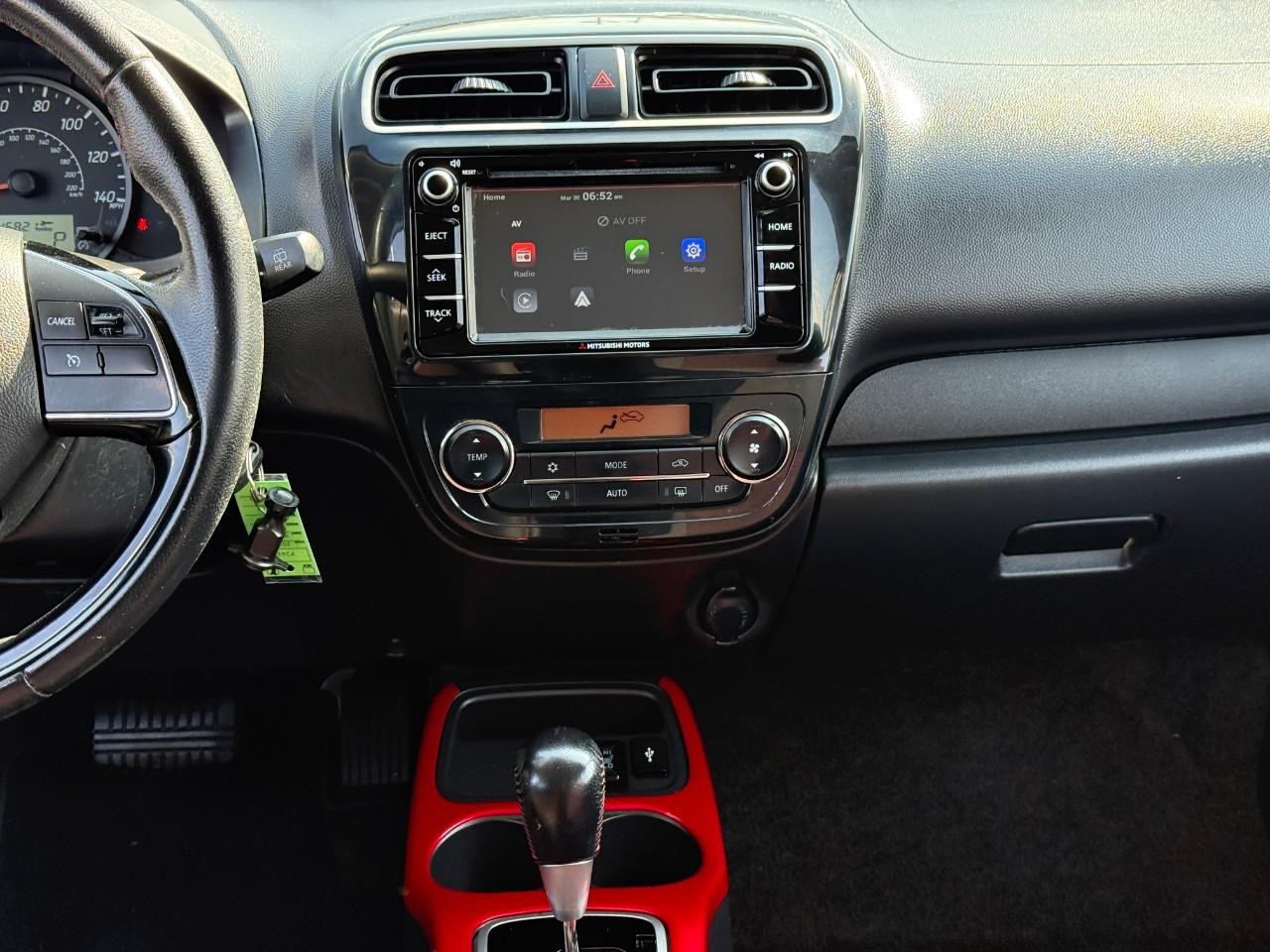 Mitsubishi Mirage Vehicle Full-screen Gallery Image 14