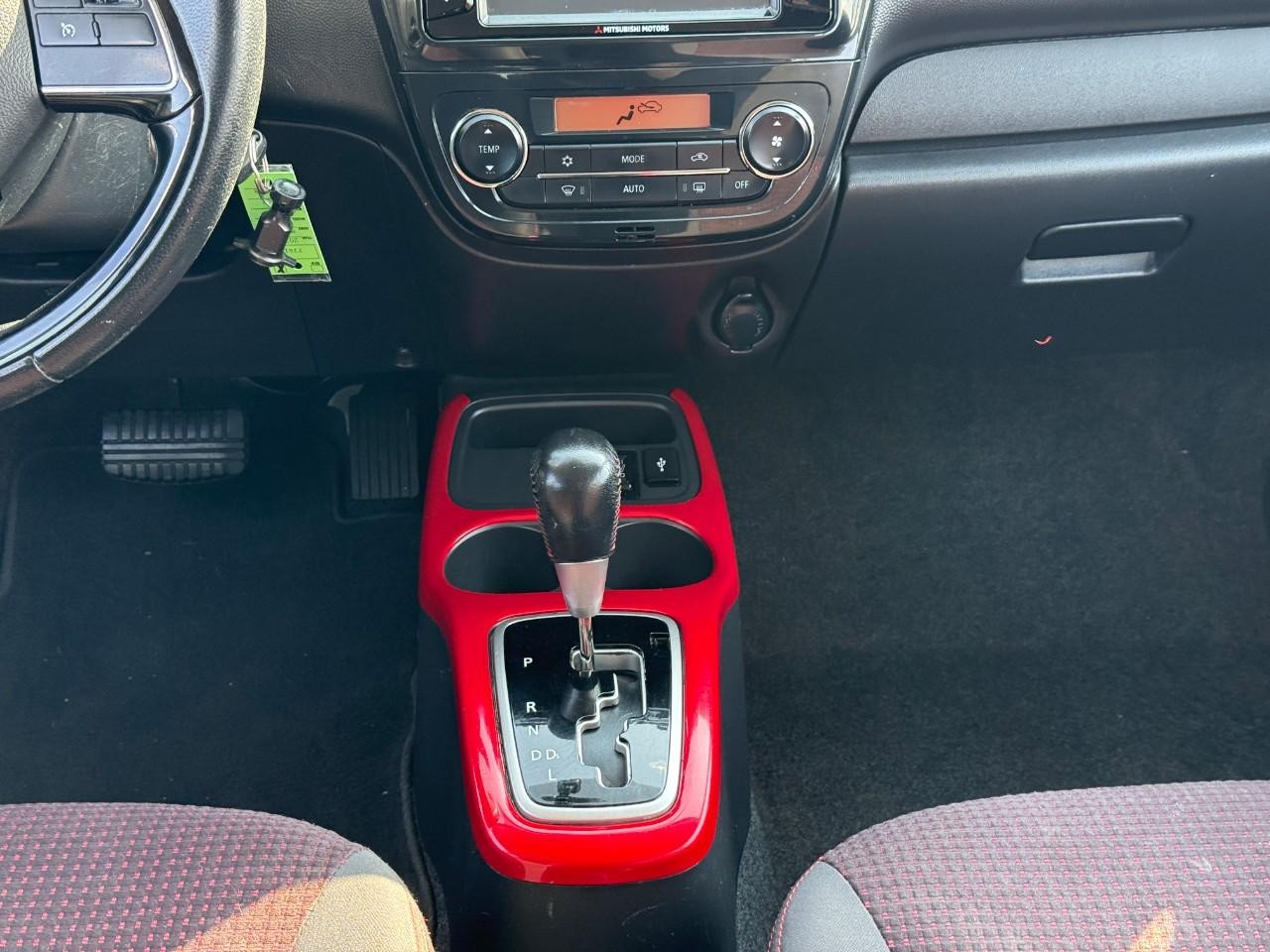 Mitsubishi Mirage Vehicle Full-screen Gallery Image 15