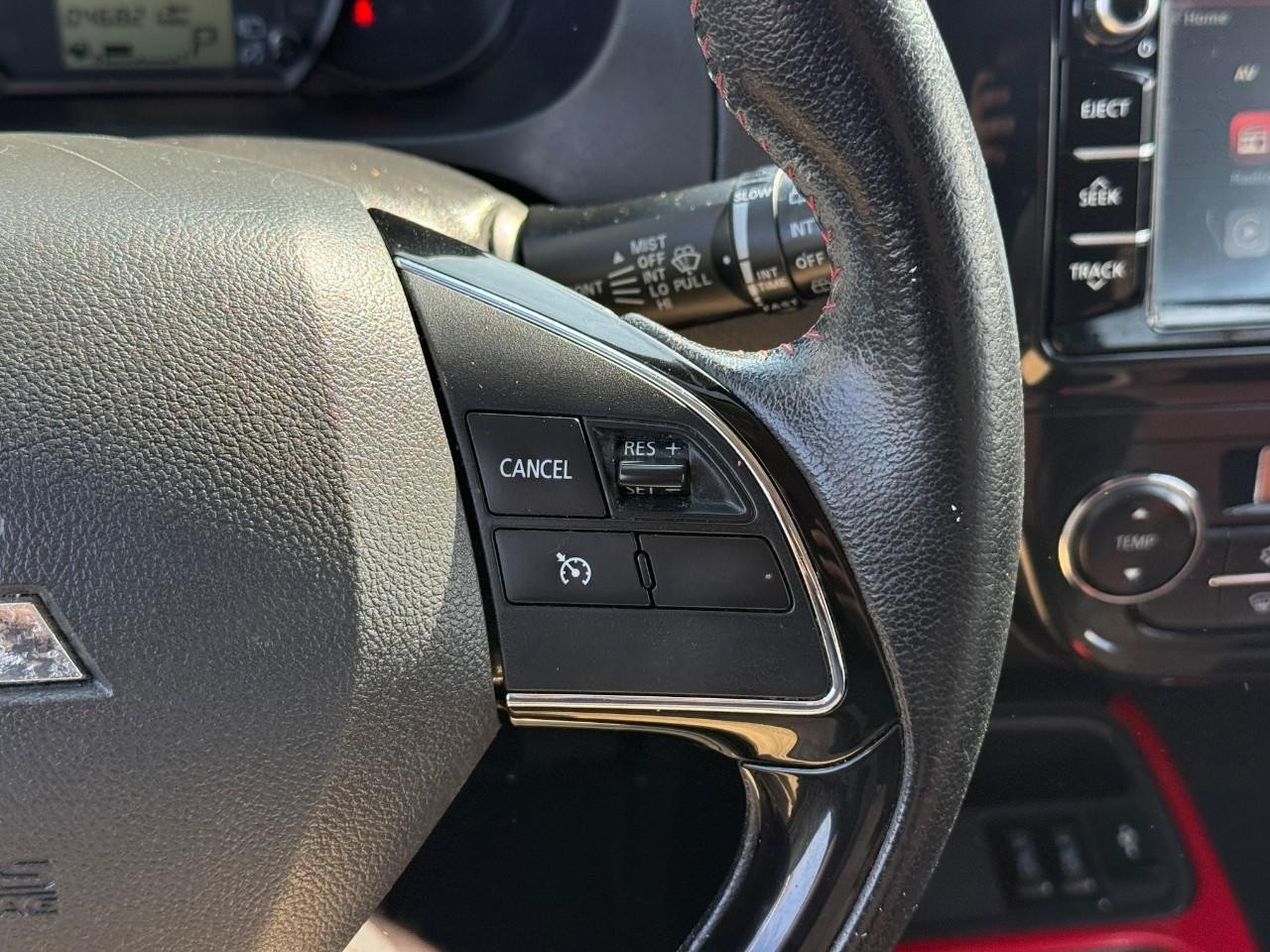 Mitsubishi Mirage Vehicle Full-screen Gallery Image 19