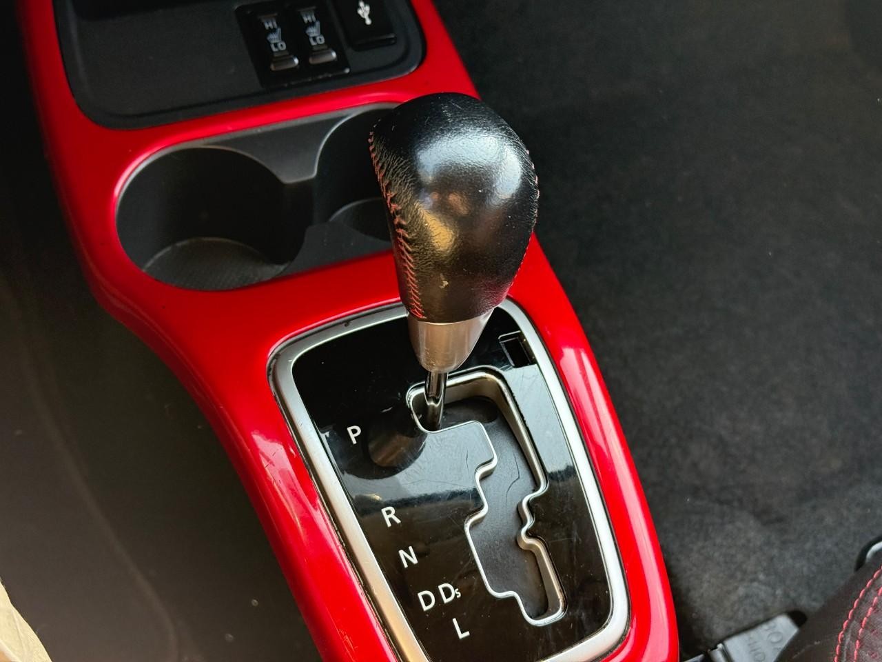 Mitsubishi Mirage Vehicle Full-screen Gallery Image 21