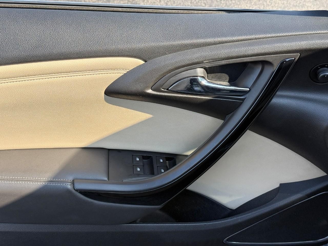 Buick Cascada Vehicle Full-screen Gallery Image 11