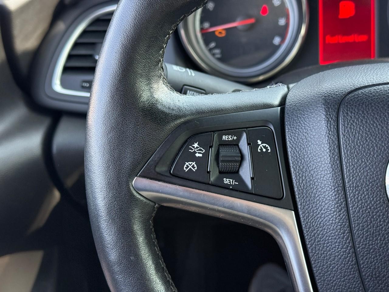 Buick Cascada Vehicle Full-screen Gallery Image 14