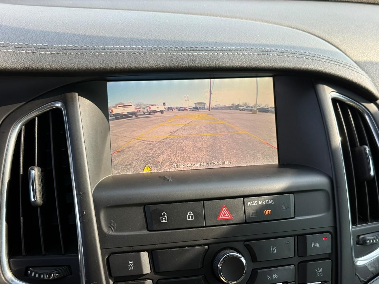 Buick Cascada Vehicle Full-screen Gallery Image 18