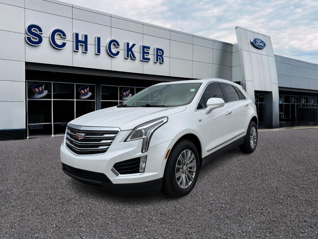 Cadillac XT5 Vehicle Full-screen Gallery Image 04