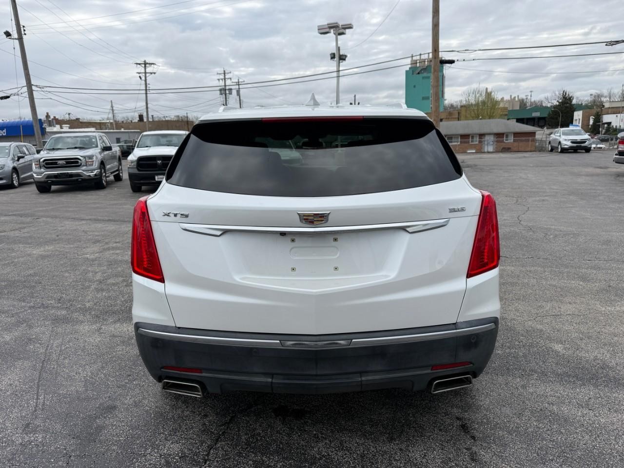 Cadillac XT5 Vehicle Full-screen Gallery Image 08