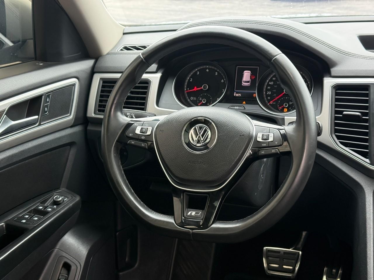 Volkswagen Atlas Vehicle Full-screen Gallery Image 12