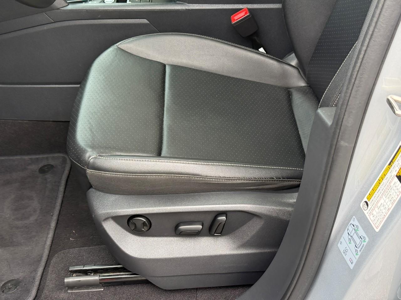 Volkswagen Atlas Vehicle Full-screen Gallery Image 18