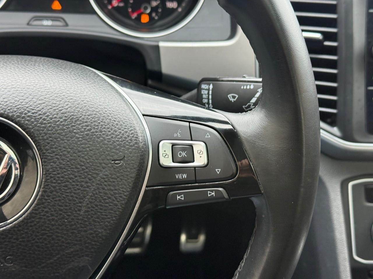 Volkswagen Atlas Vehicle Full-screen Gallery Image 21