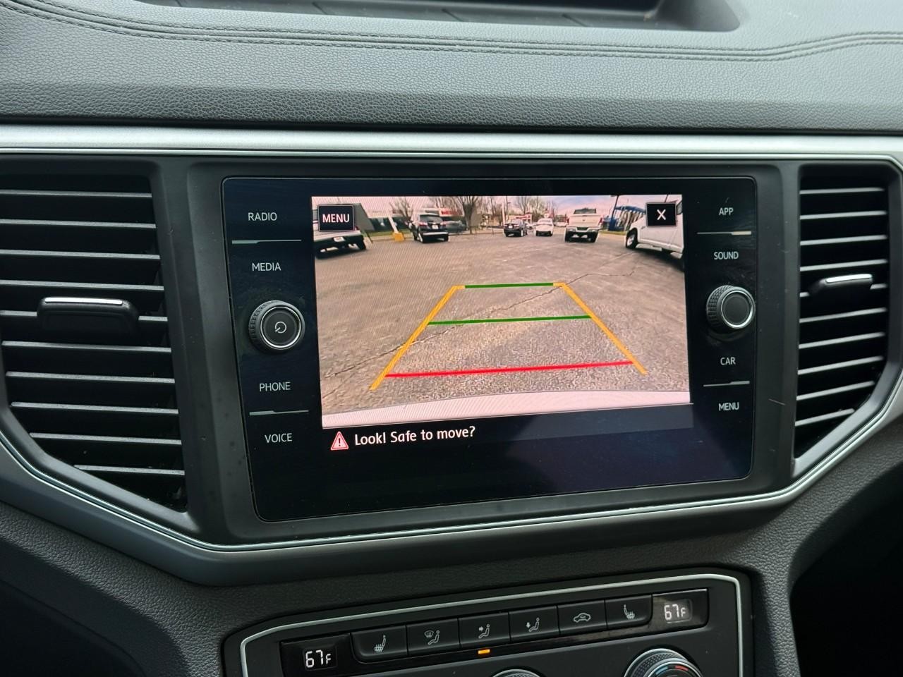 Volkswagen Atlas Vehicle Full-screen Gallery Image 25