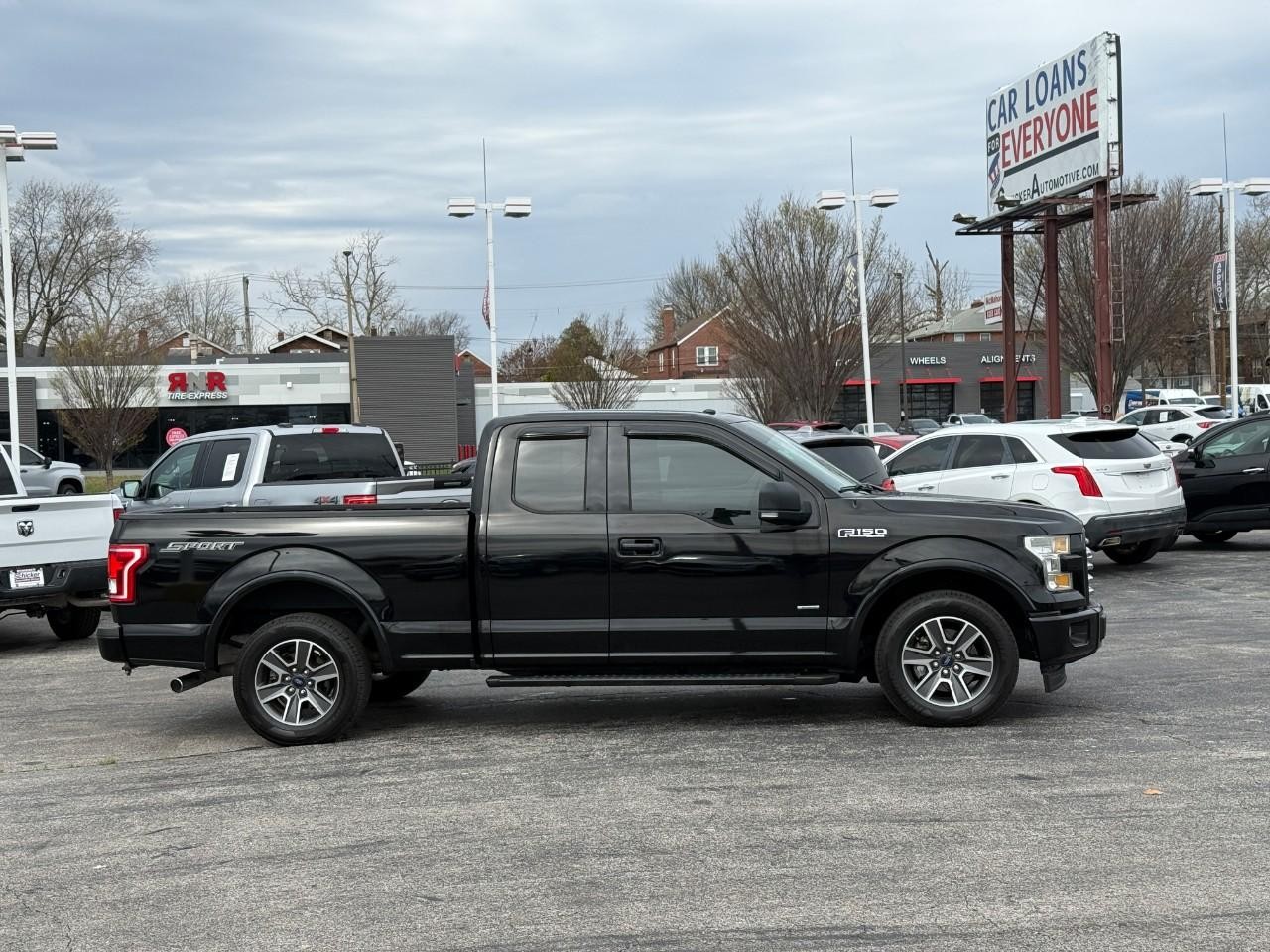 Ford F-150 Vehicle Full-screen Gallery Image 05
