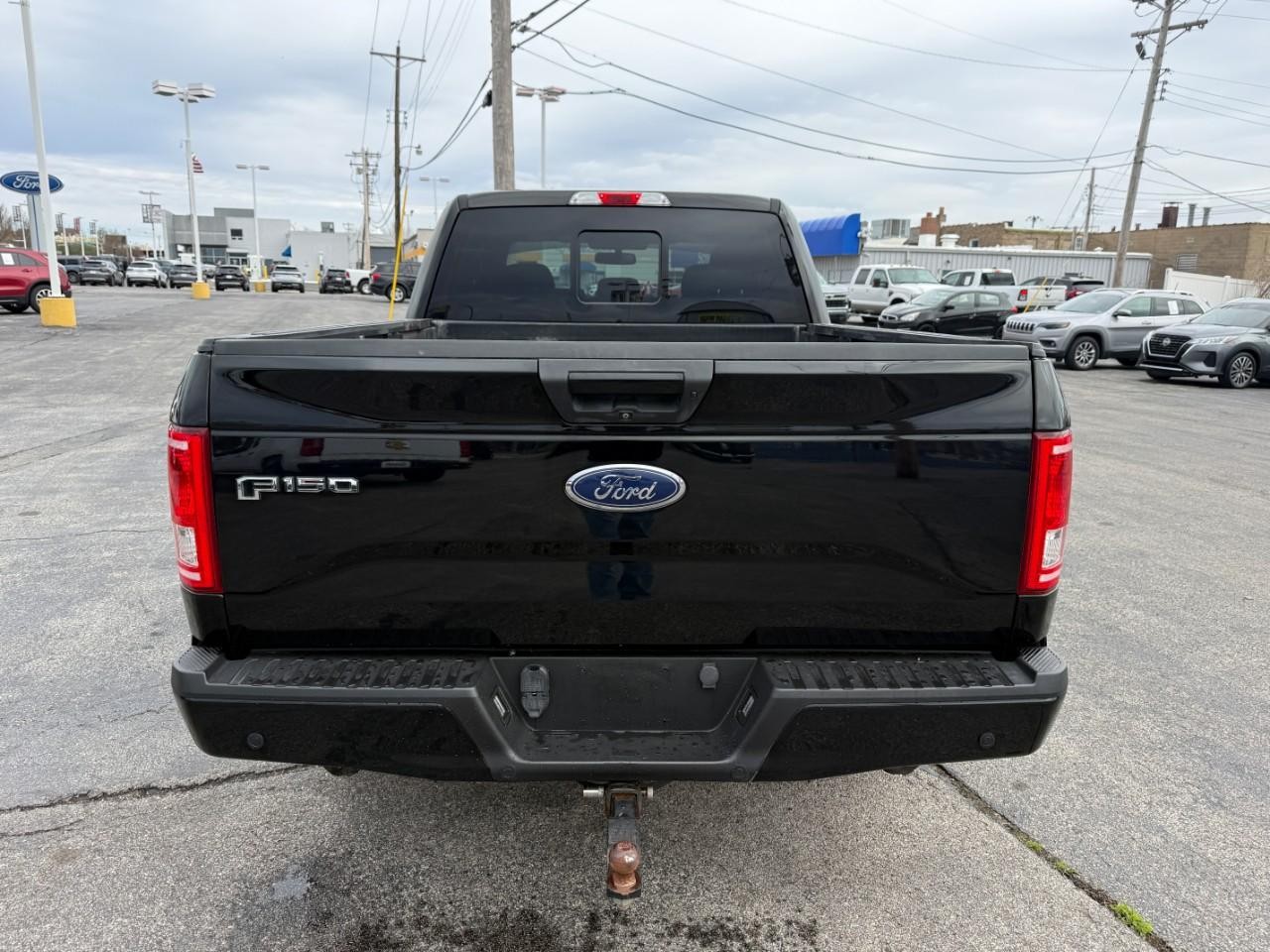 Ford F-150 Vehicle Full-screen Gallery Image 08