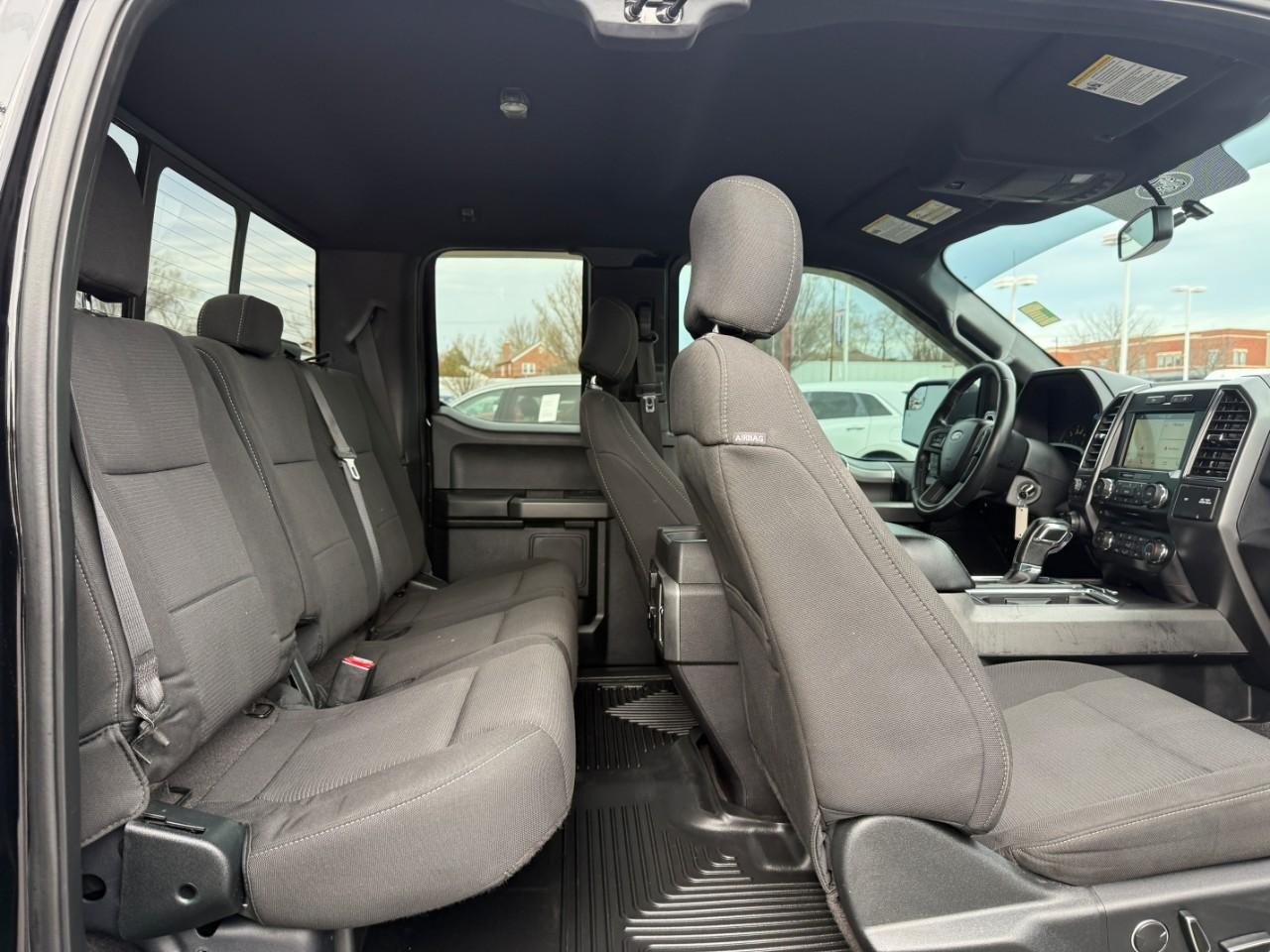 Ford F-150 Vehicle Full-screen Gallery Image 10