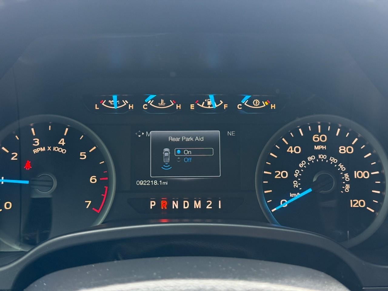 Ford F-150 Vehicle Full-screen Gallery Image 19