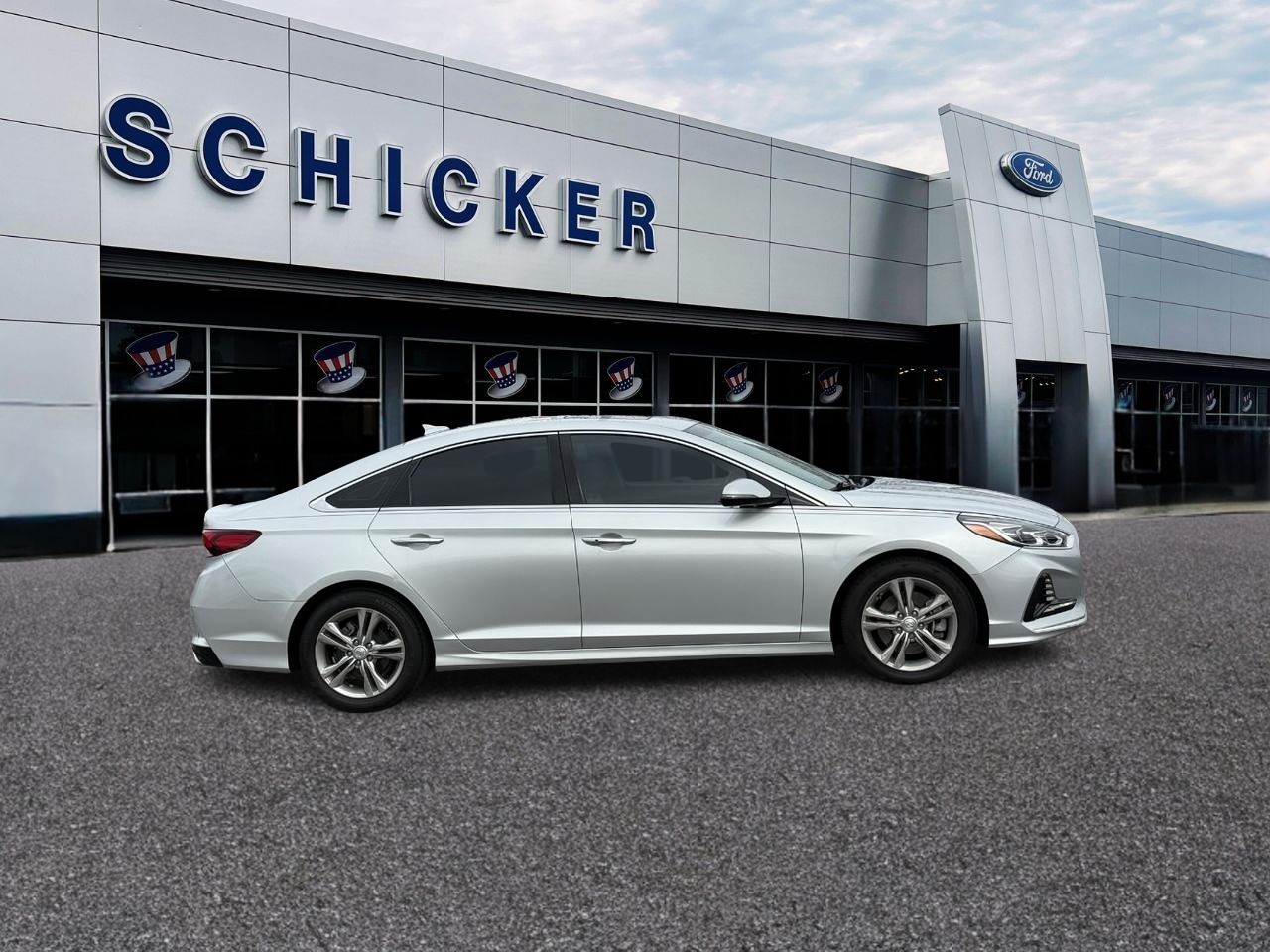 Hyundai Sonata Vehicle Full-screen Gallery Image 02