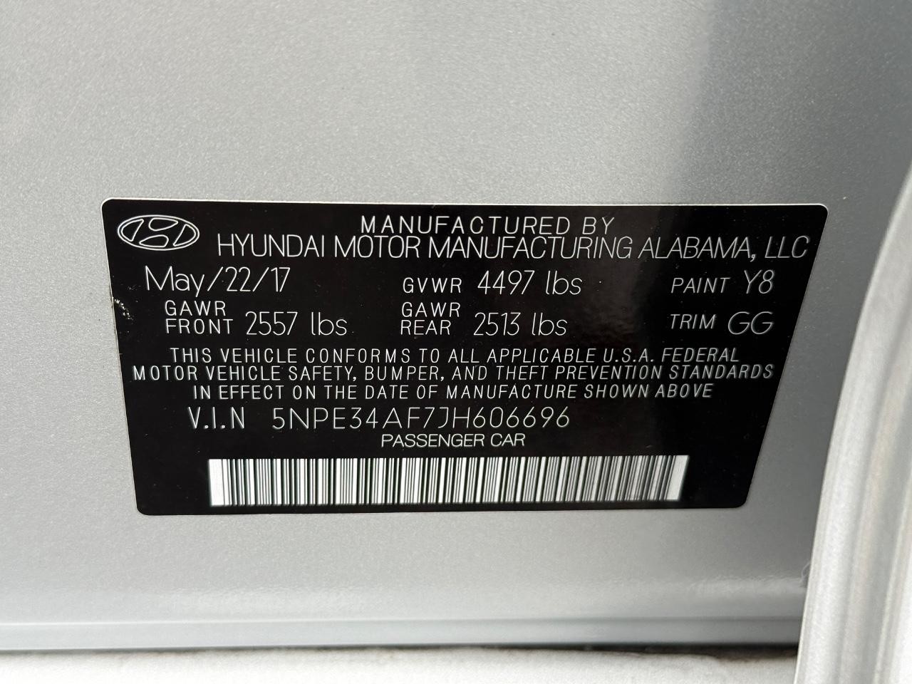 Hyundai Sonata Vehicle Full-screen Gallery Image 25